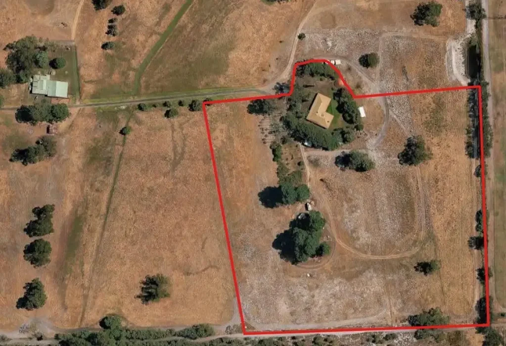 Peaceful Rural Rental Close to Town