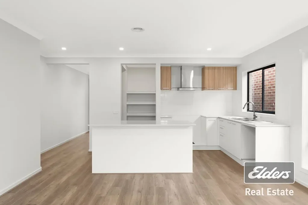 Tarneit 3 Bedroom Walk to the school !
