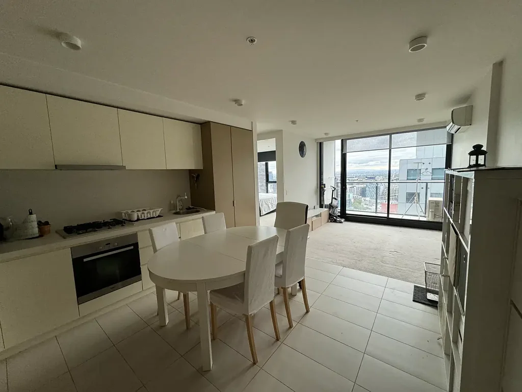 2 BED ROOM IN THE HEART OF THE CITY *FURNISHED
