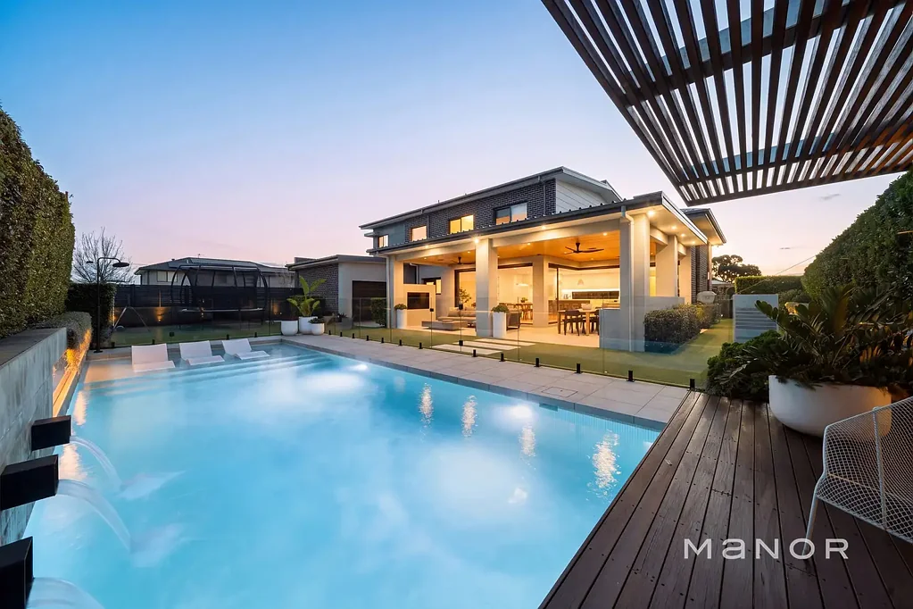 Gables 4 Slaapkamer A HOME BEYOND THE ORDINARY