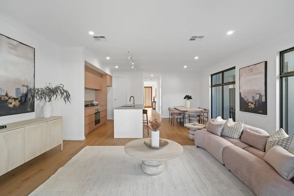 Oaklands Park 3 Bedroom Find convenience: where modern design meets everyday connection