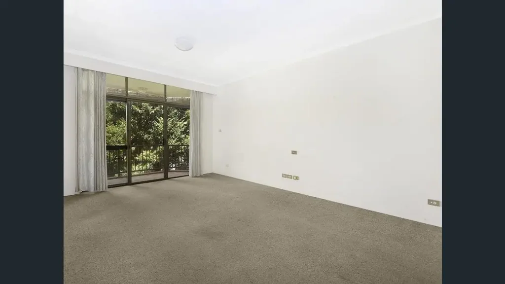 OPEN INSPECTION SATURDAY 27TH JUNE @ 10:00am - 10:30am Freshly Painted Studio with Brand New Carpet in Hornsby For Lease