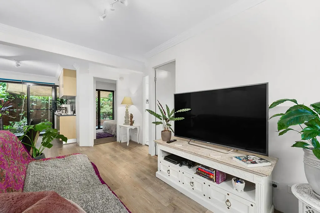 Taringa 2Zimmer Private Apartment in Boutique Complex with Courtyard