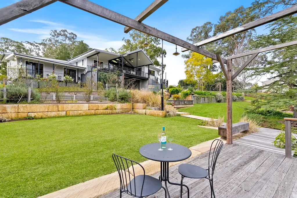 Kurmond 5房  定制家庭农庄，拥有卓越设计和娱乐优势  Bespoke Family Acreage with Exceptional Design and Entertaining Excellence