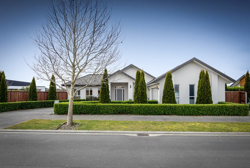 West Melton 4ਬੈੱਡਰੂਮ Stylish, High-Spec Living for Garden Lovers