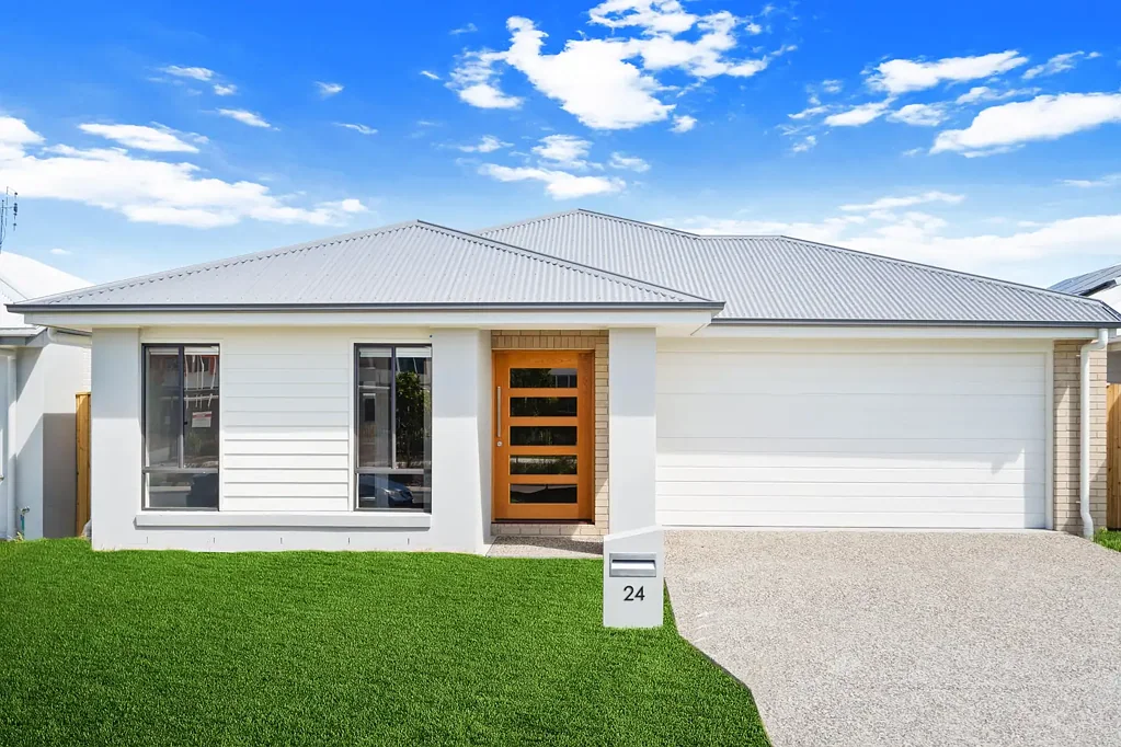 Four Bedroom Home in Walking Distance to Schools!