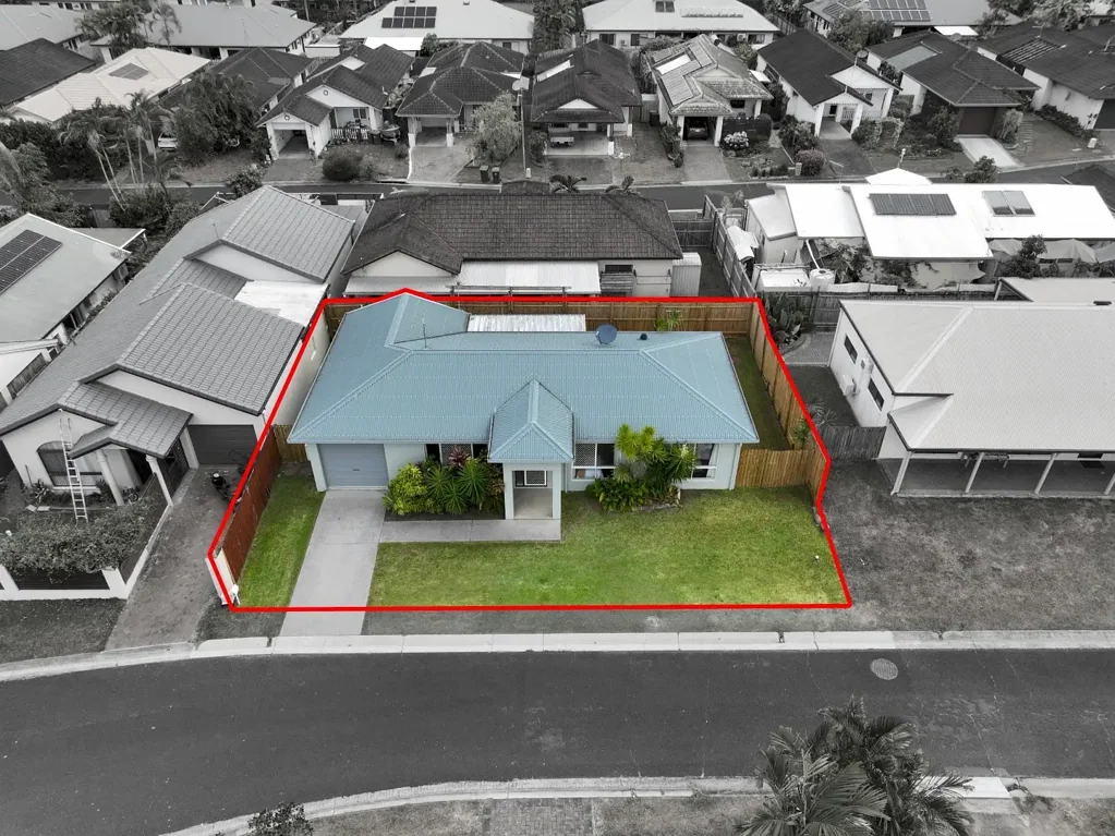 Mooroobool 3ਬੈੱਡਰੂਮ Low-Maintenance Living & Strong Investment Opportunity