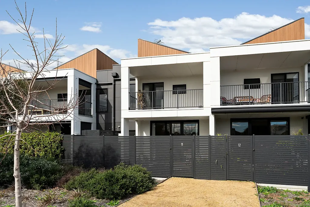 Camden Park 3 Bedroom Modern Townhouse Living Between City and Sea