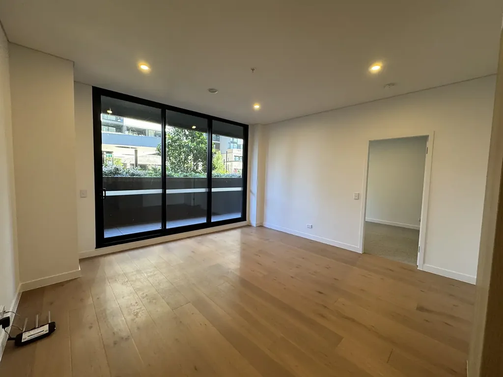 Nearly new 1 bedroom apartment