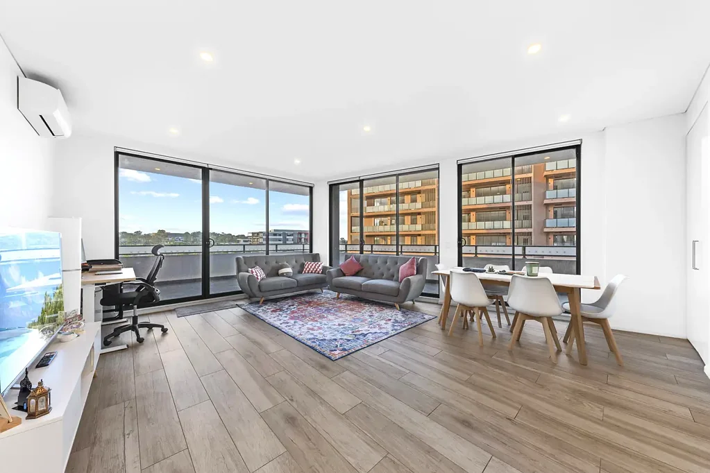 Rouse Hill 2 Bedroom Oversized Apartment with Near-360° Natural Light & Unmatched Convenience Ideal for Young Families & Metro Commuters | Prime Tallawong Location