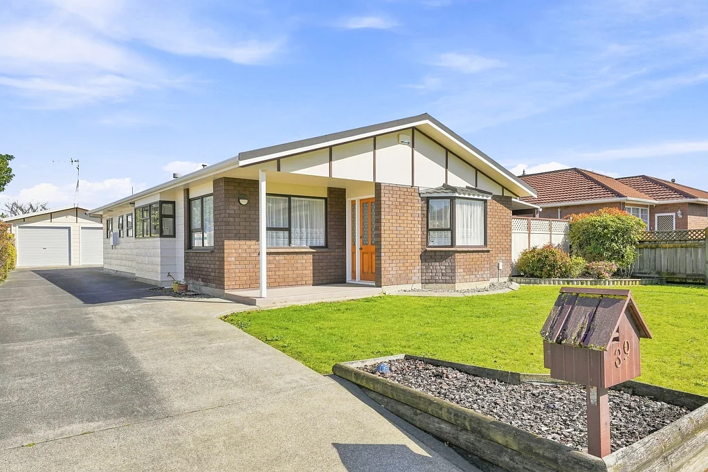 Springvale 3Kwarto Much-loved home ready for its next chapter