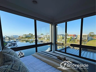 Paynesville 4房  Lifestyle on the Canal - Your Own Jetty plus Waterfront Location