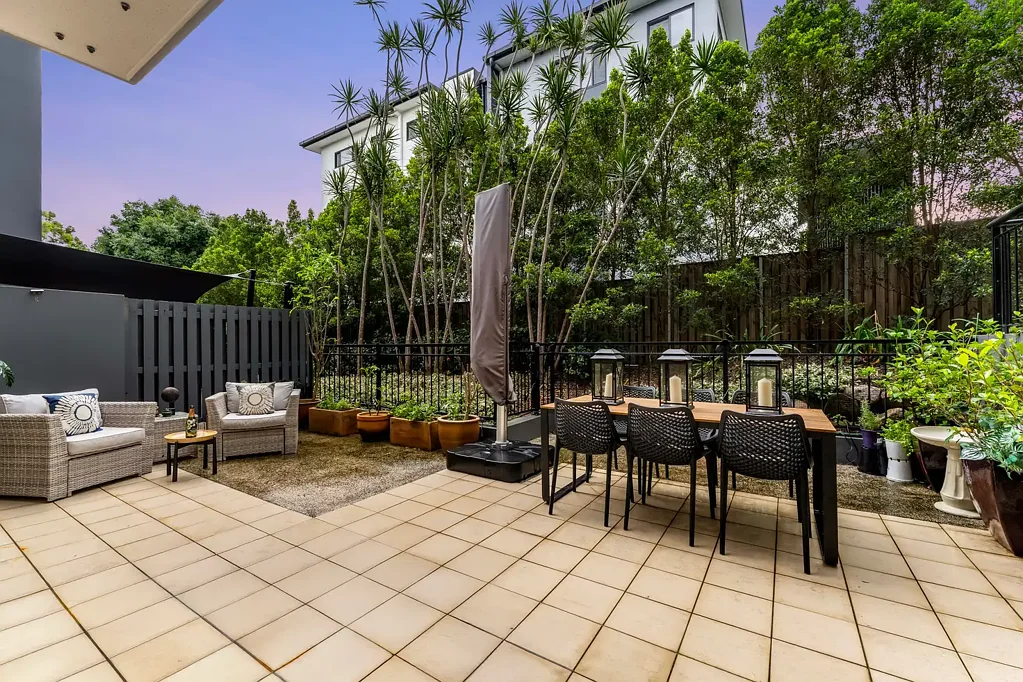 12/70 Norman Crescent, Norman Park, QLD 4170