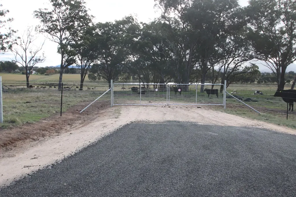 Tenterfield Start your dreams today!!