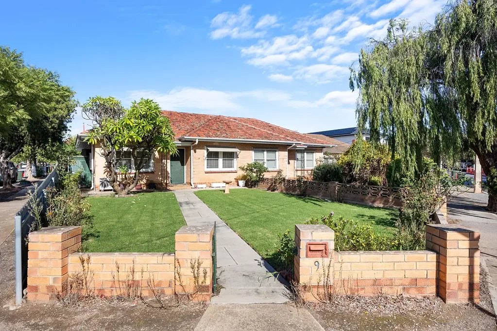 Plympton Park 3房  Prime Corner Allotment with Tram-Side Convenience!
