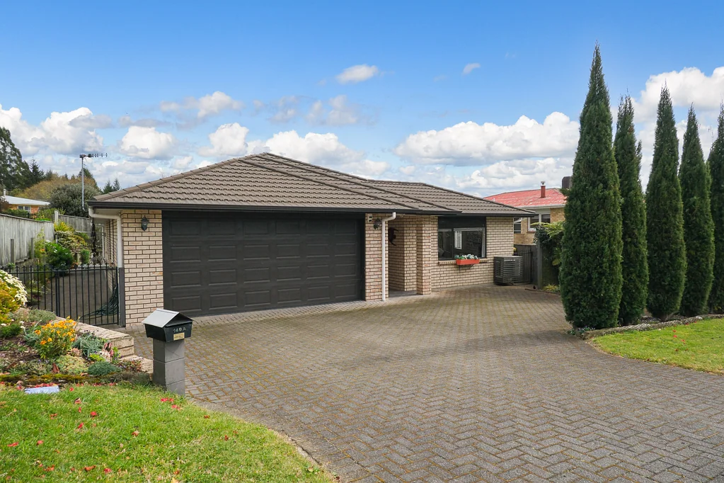 Springfield 3غرفة نوم Modern brick home in Otonga