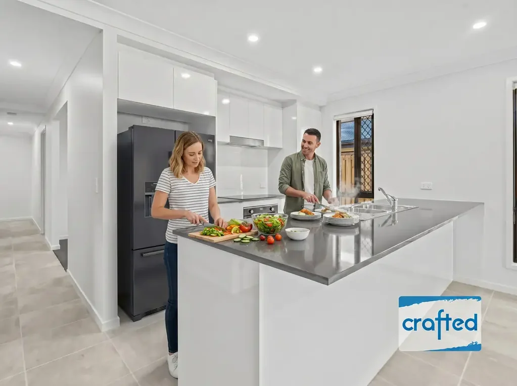Greenbank 4कमरा Modern > Easy > Complete > Stylish Modern Family Living in the Heart of Covella Estate - 339m2