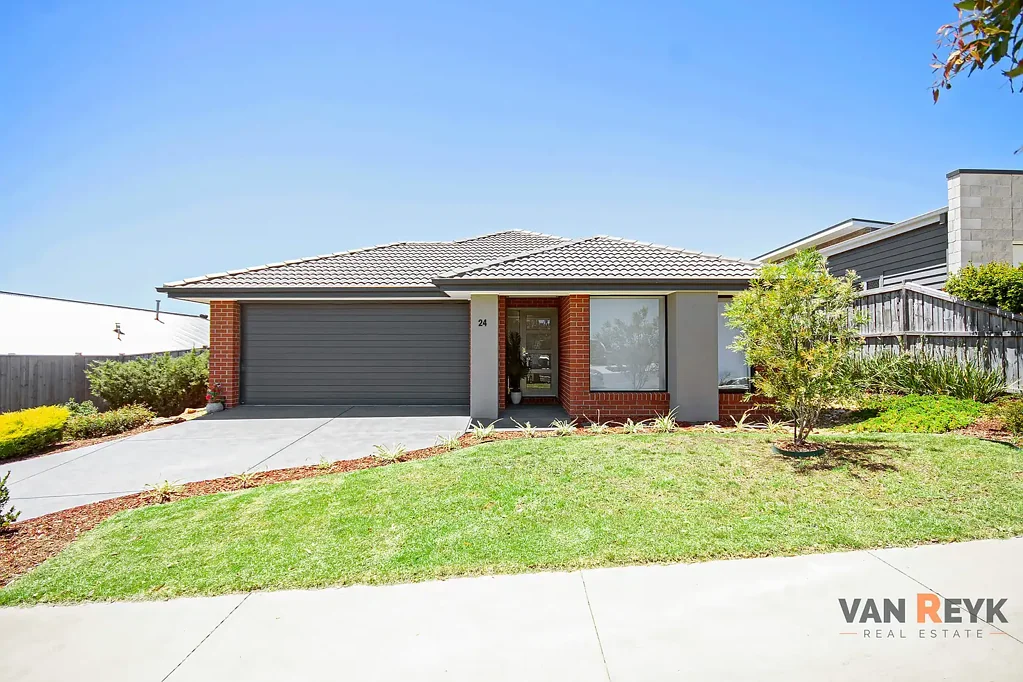 24 Lomandra Bvd, Lucknow, VIC 3875