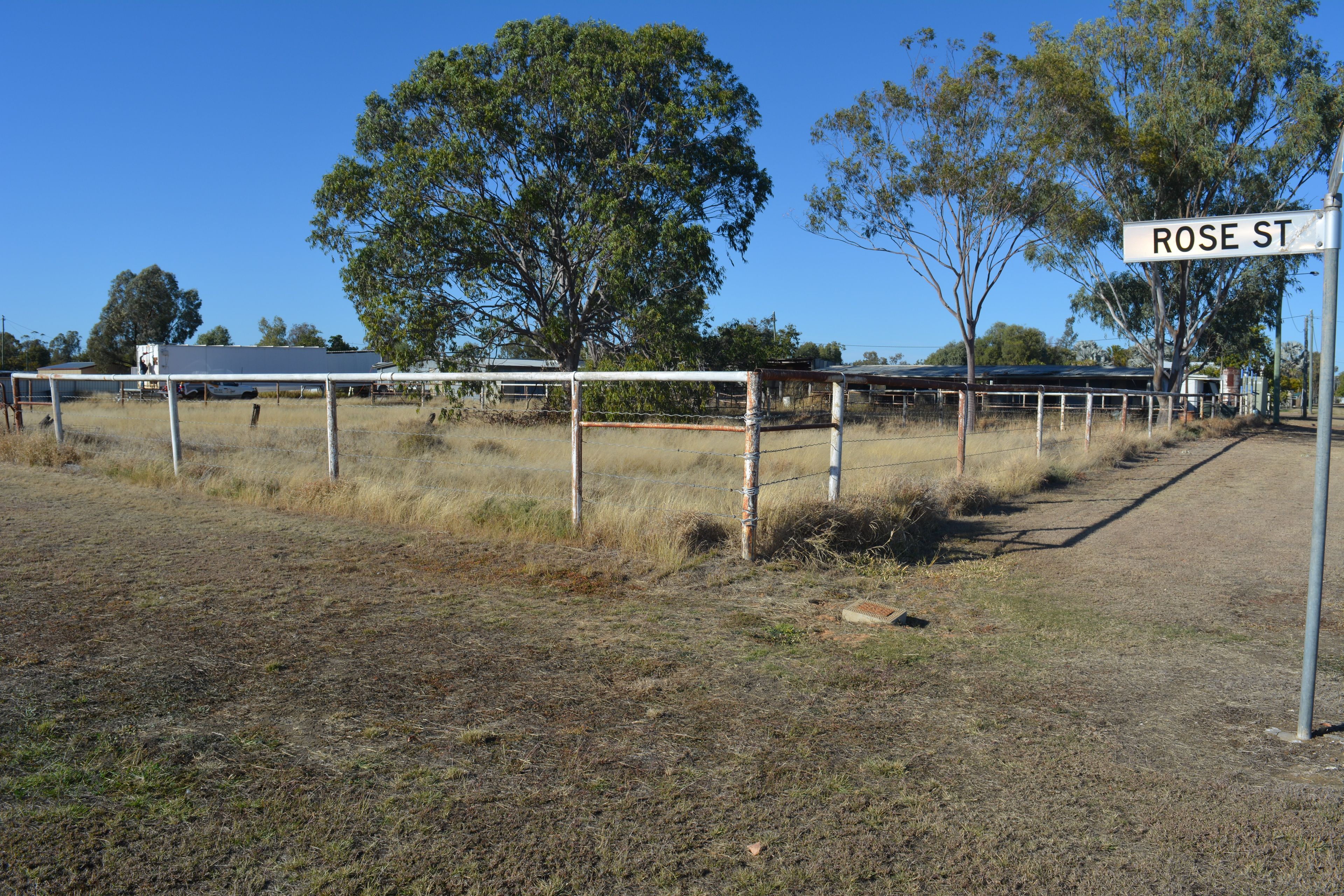 130-132 ROSE ST, BLACKALL QLD 4472, 0 rūma, 0 rūma horoi, Section