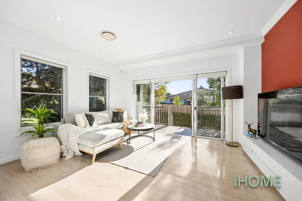 Castle Hill 3房 宁静阳光联排别墅，位于 Castle Hill 优越地段 Peaceful Sun-Drenched Townhouse in a Premium Castle Hill Location