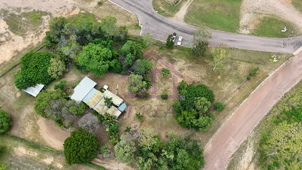 Queenton 2कमरा INDUSTRIAL LAND FOR SALE – PRIME REDEVELOPMENT OPPORTUNITY