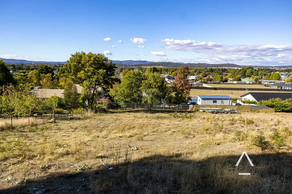Beaconsfield 宁静山谷视野 优越生活配套 便利步行圈 40分钟至Launceston 理想建房基石 已获建筑许可 Dreaming of building your ideal home?