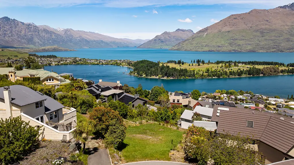 Queenstown Premium Queenstown Position: Views & Potential