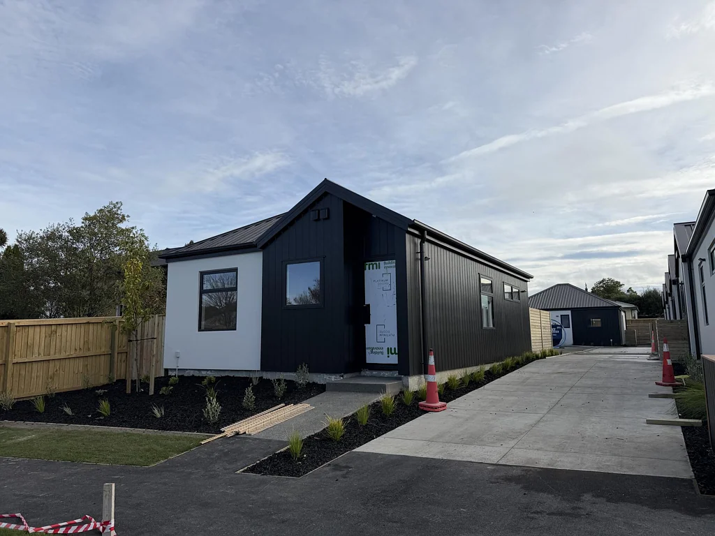 Woolston 2房  Construction Nearly Complete - Secure Yours Now