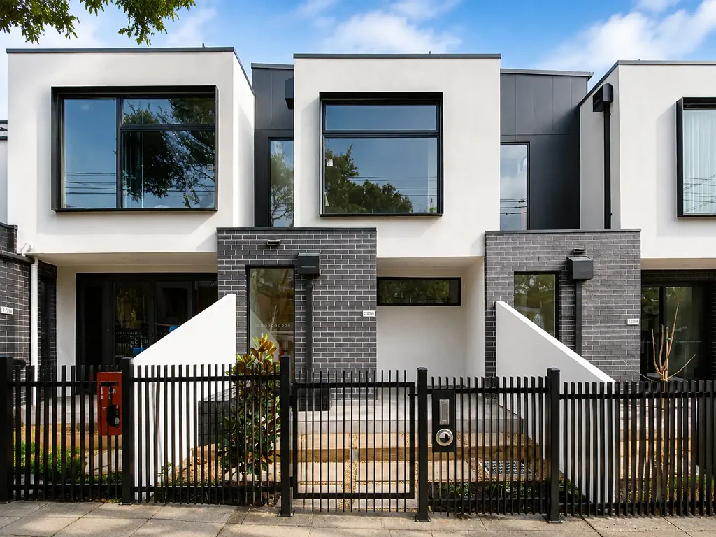 For Lease - Modern and Contemporary 2 Bedroom Townhouse in Prime Mount Waverley Neighborhood