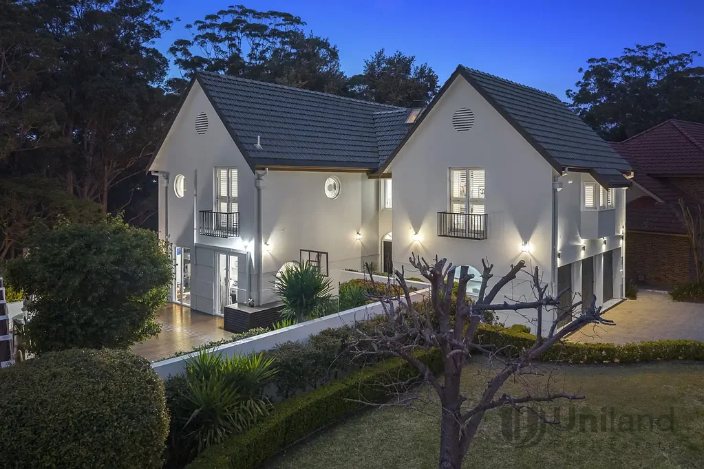West Pennant Hills 6બેડરૂમ Rare 3,554sqm surrounds, reimagined with designer sophistication