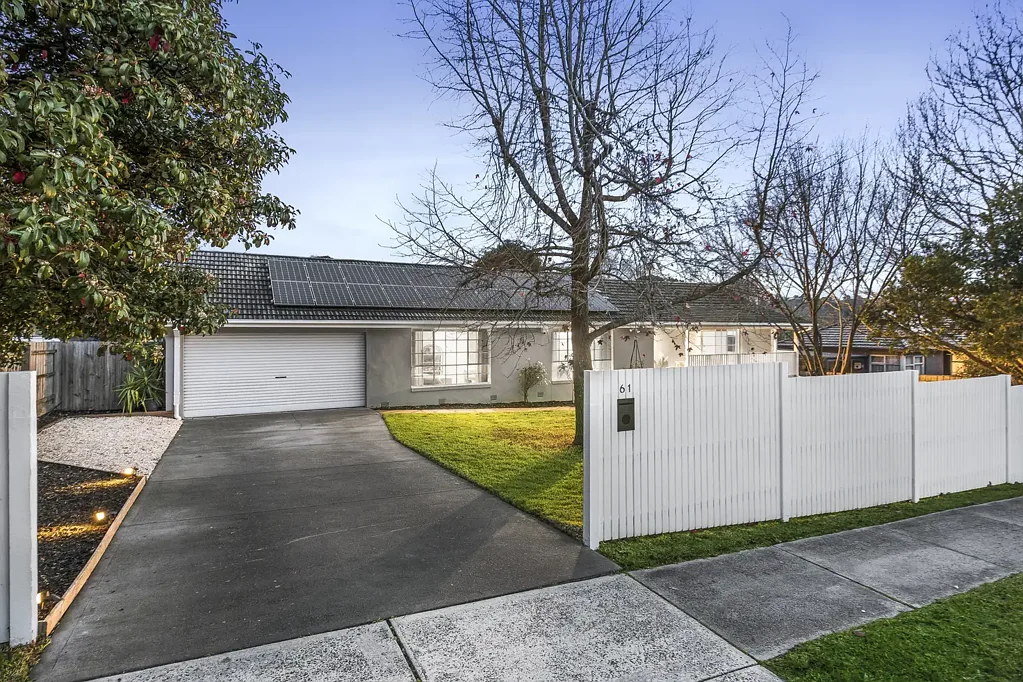 1/61 Mount View Parade, Croydon, VIC 3136