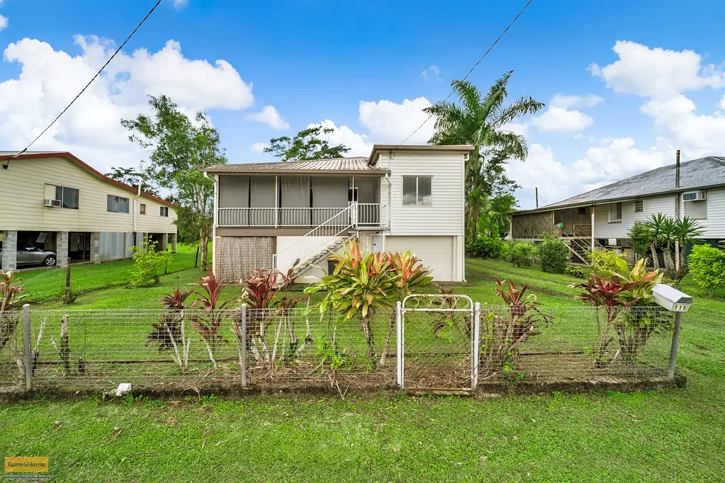 Innisfail 4Habitaciones Large Family Home in the heart of town.
