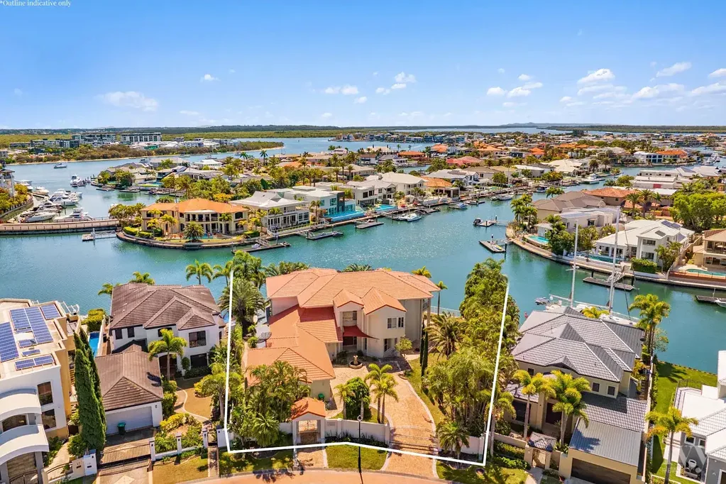 Paradise Point 6房  A Rare North-Facing Double Block Opportunity