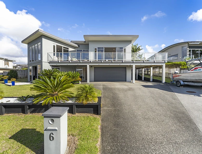6 Intrepid Crescent, Beachlands, Manukau City, 4 Bedrooms, 3 Bathrooms, House