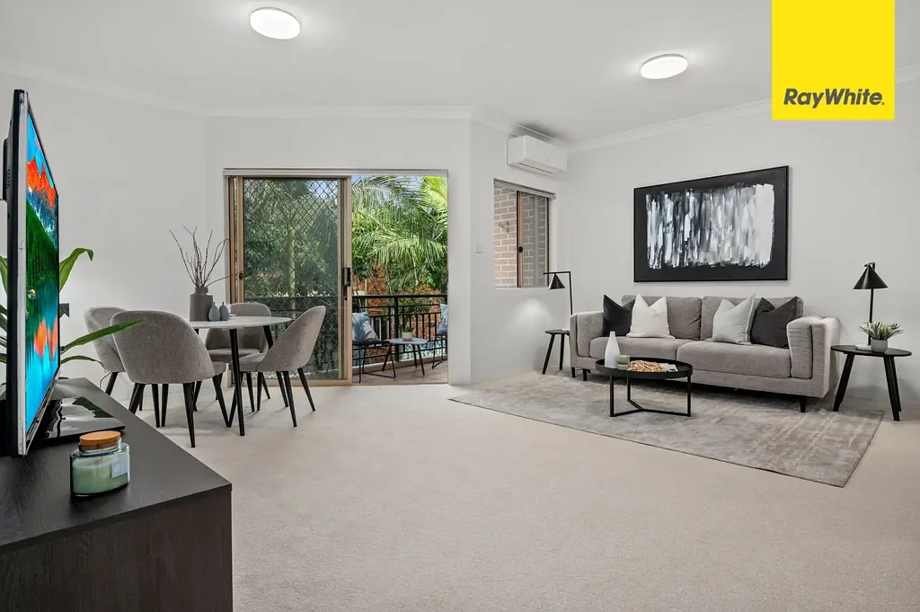 Full Brick 2 Bed Apartment in a Prime Locale!