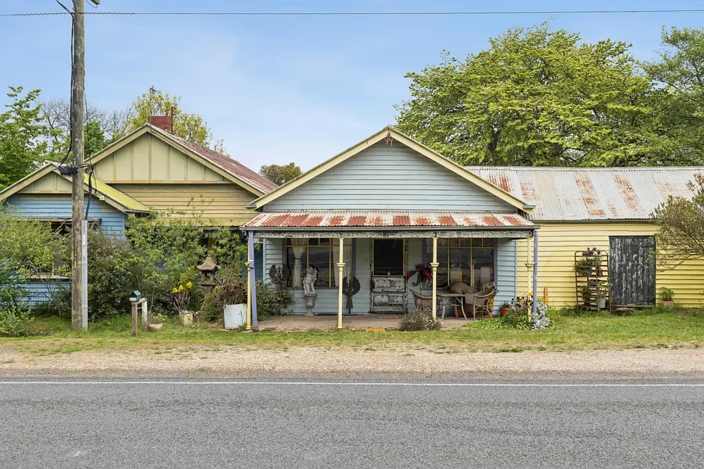 Allendale 3Kwarto Charming Historic Shop-Front Residence with Endless Potential – Allendale
