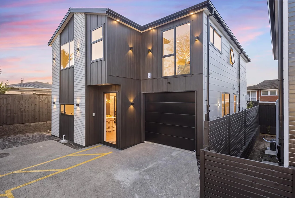 New Lynn 4બેડરૂમ Exotic Standalone Homes - Ready to Impress!