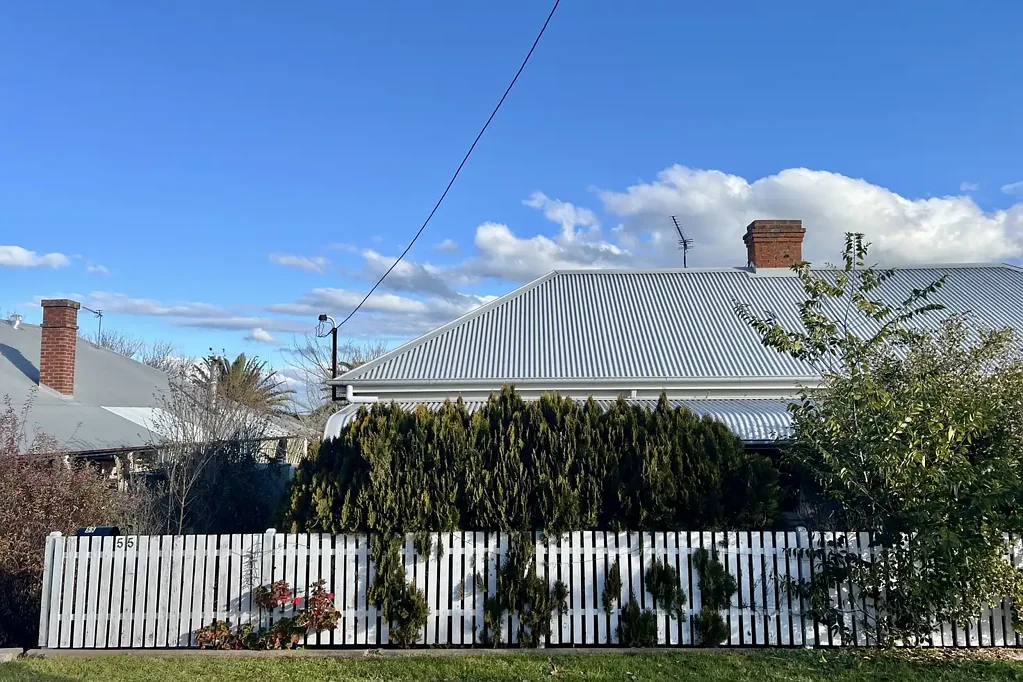 2 Bedroom Unit - Great Location