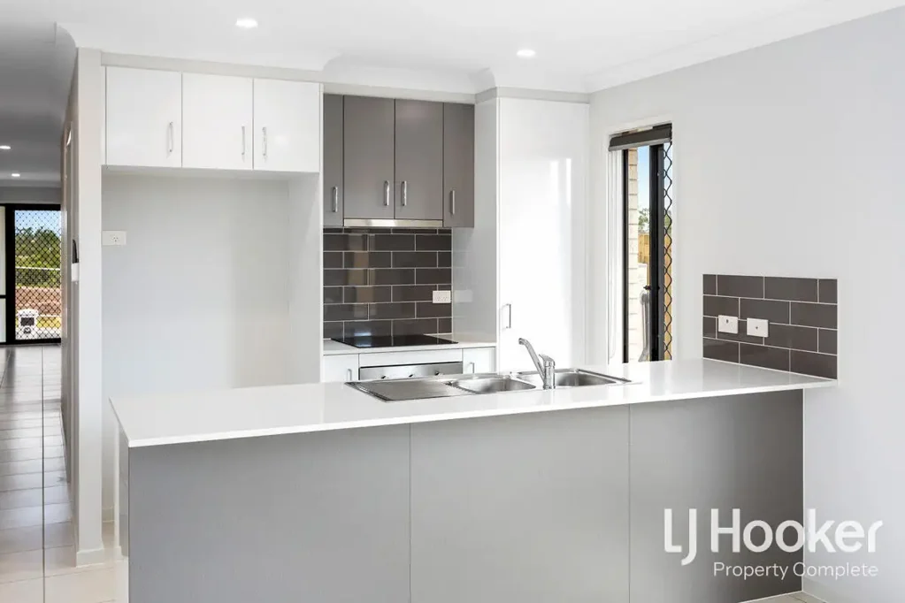 Yarrabilba 4Zimmer Fantastic 4 Bedroom Home - Ready to move into now!