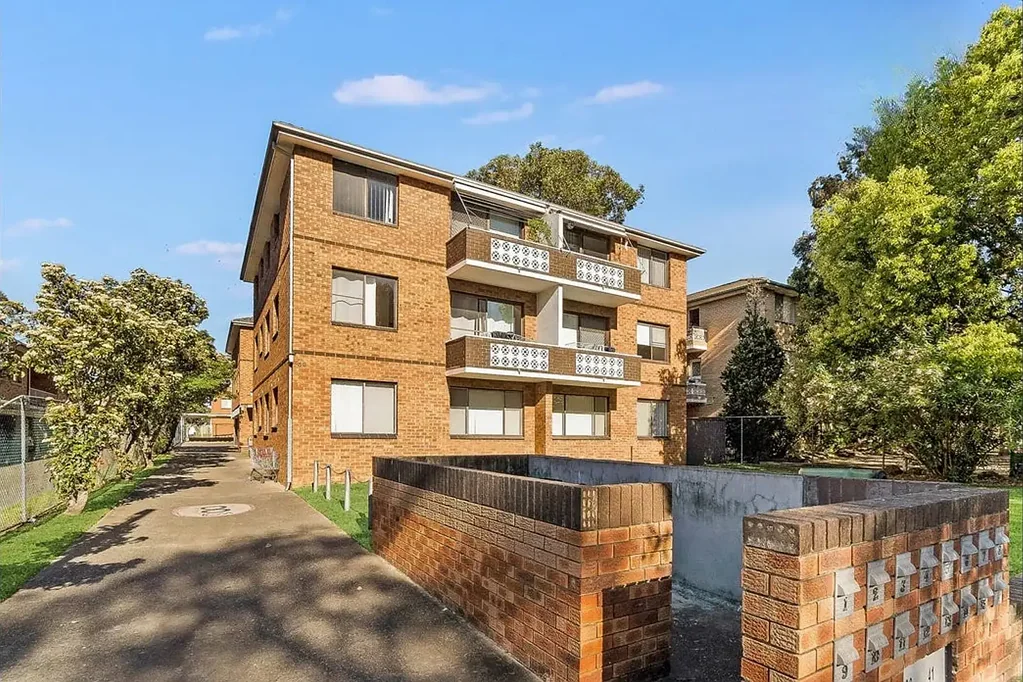 Well-Positioned Two-Bedroom Unit in Convenient Granville Location