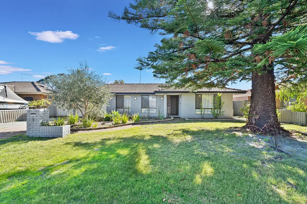 15 Hungerford Avenue, Halls Head, WA 6210