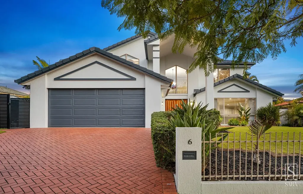 Westlake 5 Bedroom Striking Family Oasis with Pool, Space & Style in Prestigious Westlake.