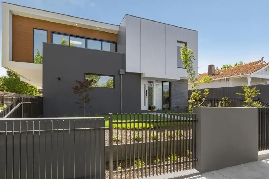 LUXURY LIVING