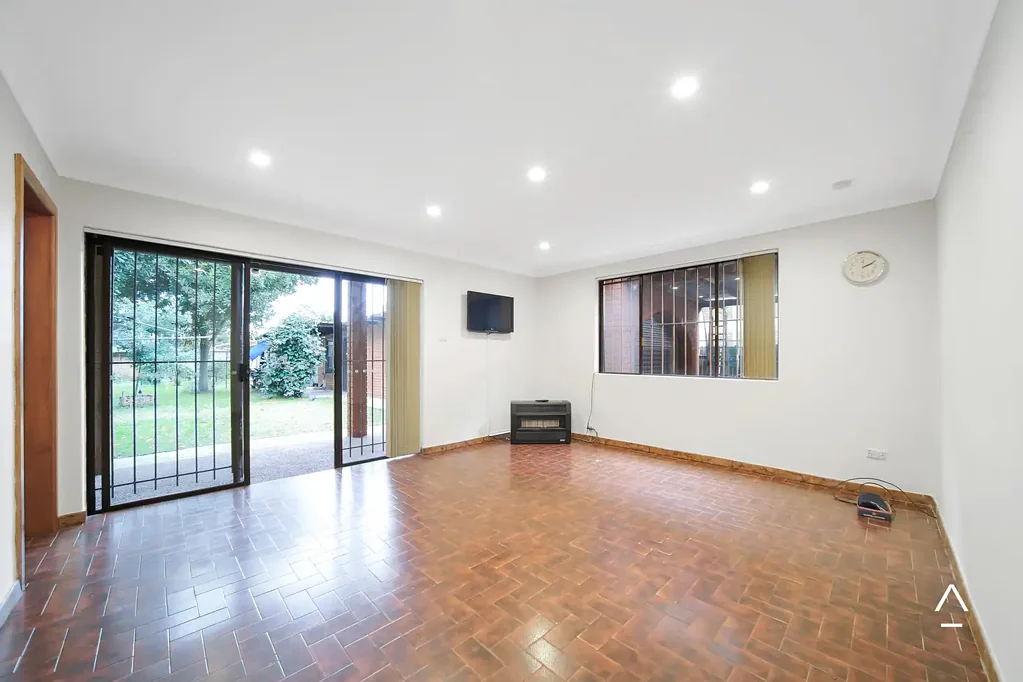 Spacious 4 Bedroom Family Home in Leichhardt