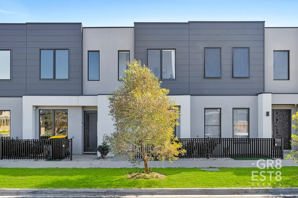 Berwick 2房 Berwick中心两卧珍品 开放式起居 现代厨房 低维护生活 步行便利设施 Modern 2-Bedroom Home in the Prestigious Alira Berwick Estate