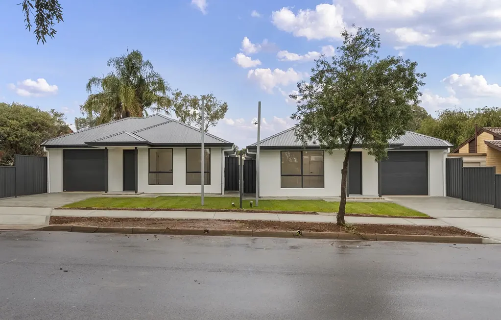 Elizabeth Downs 4Zimmer Brand-New Designer Living Without the Build Wait.