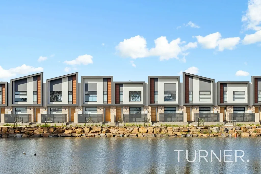 Modern 3 Bedroom Townhouse with Scenic Views