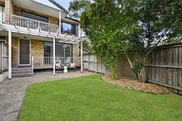 8/2 Forest Road, Warriewood