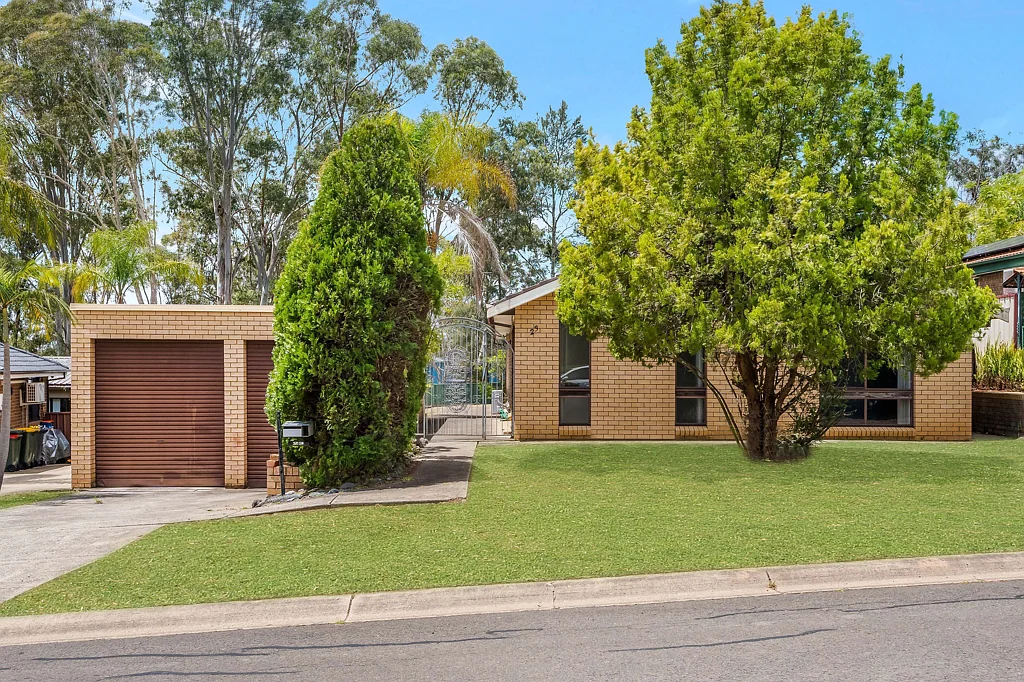 23 Lillyvicks Crescent, Ambarvale, NSW 2560