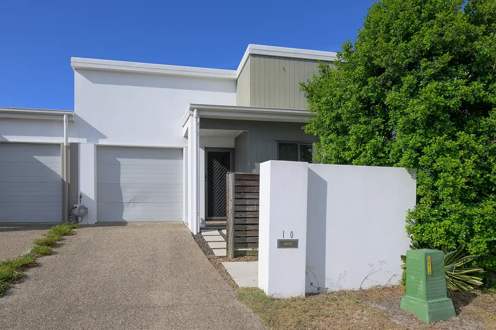 10 Sea Prince Circuit, Clinton, QLD 4680